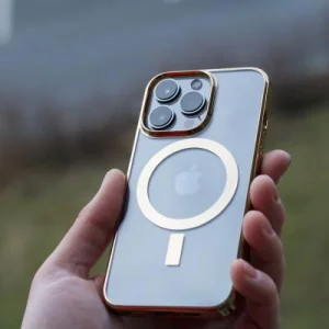 Zlat&yacute; magsafe kryt iPhone 13 pro